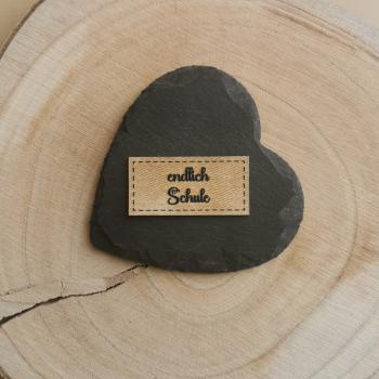 Label Endlich Schule geschwungen