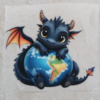 Bügelbild schwarzer Drache schützt die Welt