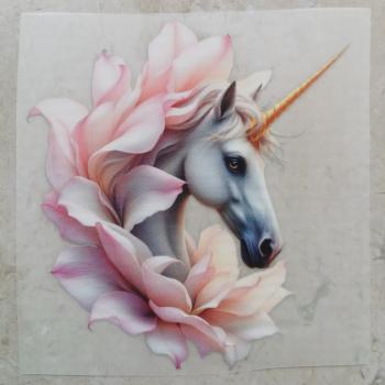 Bügelbild Einhornkopf Blütenblätter hell