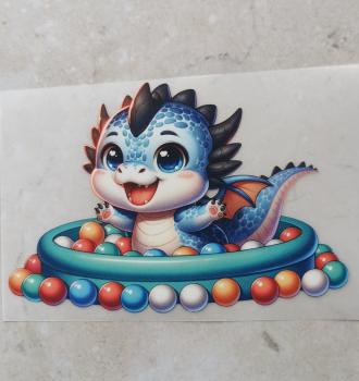 Bügelbild süßer Drache im Bällebad
