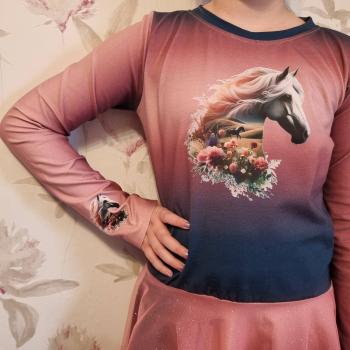 Preview: Bügelbild floraler Pferdekopf Landschaft Pferd