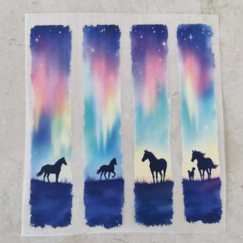 Bügelbild Pferdesilhouetten Polarlichter hell