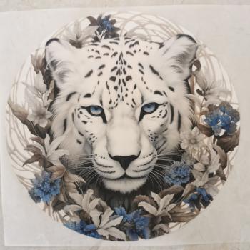 Bügelbild Schneeleopard blau hell