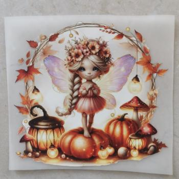 Bügelbild Herbstfee auf Kürbis