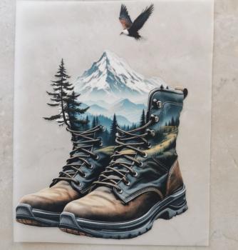 Bügelbild Wanderstiefel Gebirge