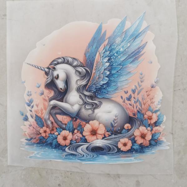 Bügelbild geflügeltes Einhorn hell