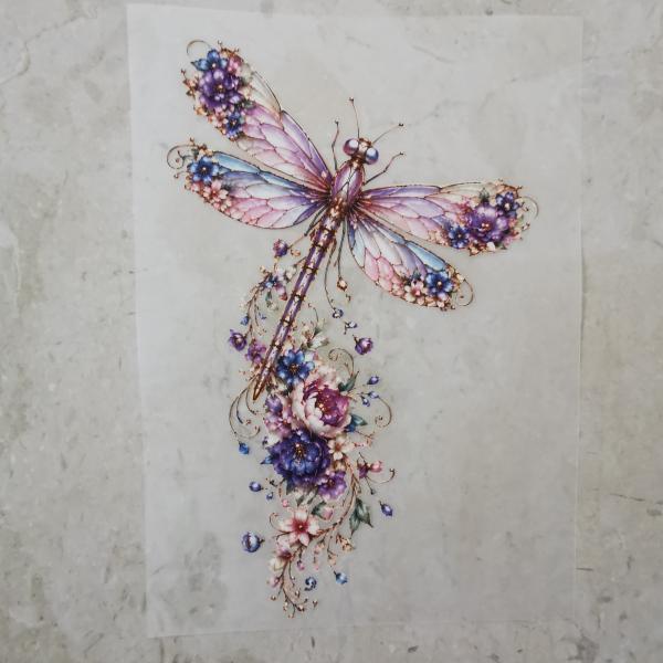 Bügelbild wundervolle Libelle lila