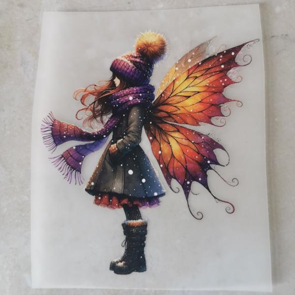 Bügelbild Winterfee lila Schal