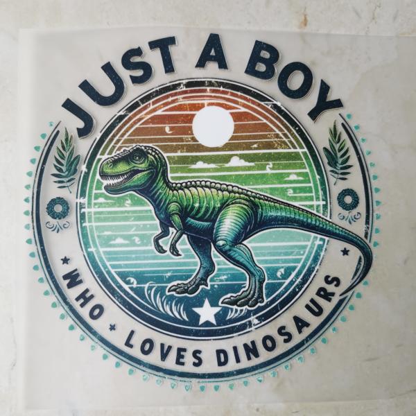 Bügelbild Junge liebt Dinos