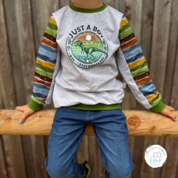 Bügelbild Junge liebt Dinos