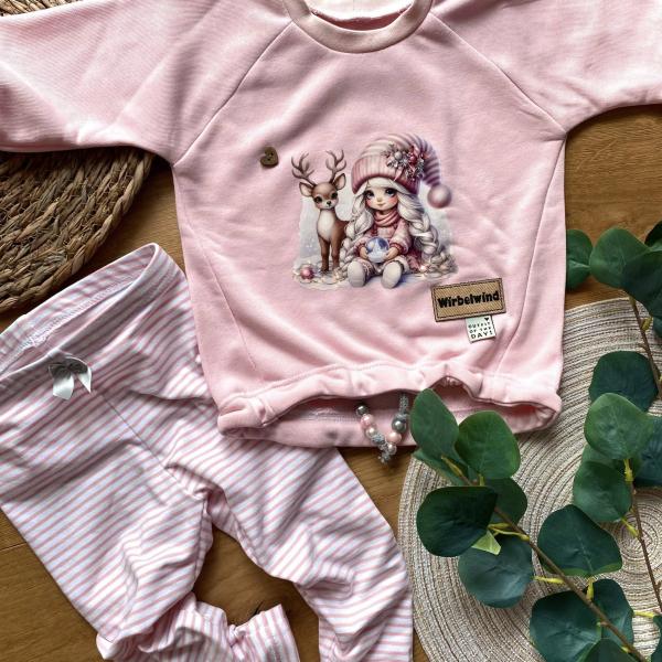 Bügelbild Rentierfreundin sitzend