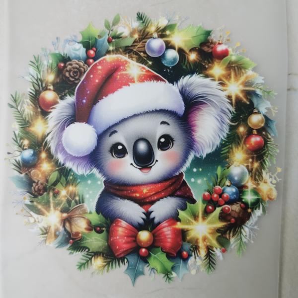 Bügelbild süßer Weihnachtskoala Kranz