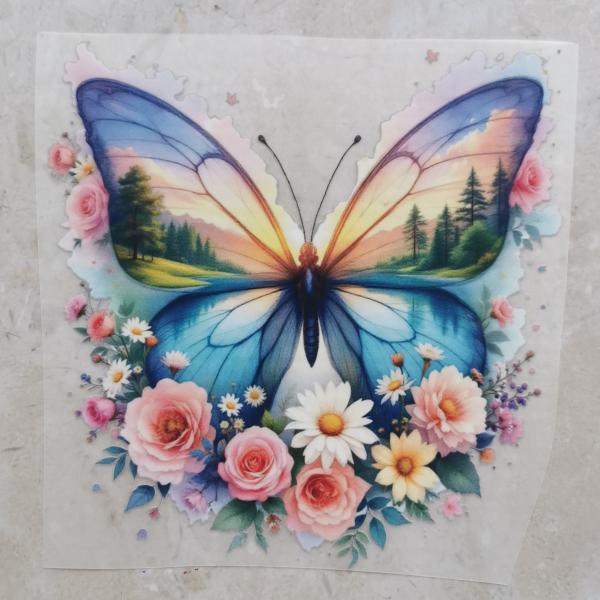 Bügelbild floraler Landschaftsschmetterling