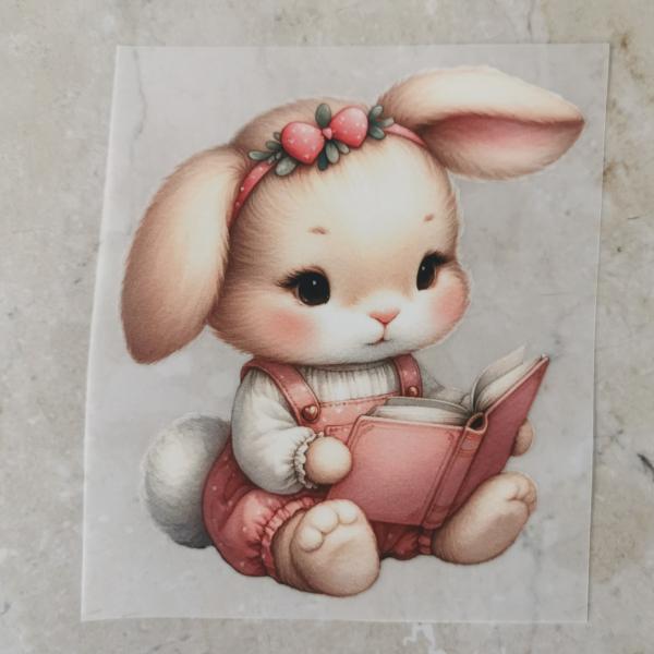 Bügelbild Schleifenhase lesend