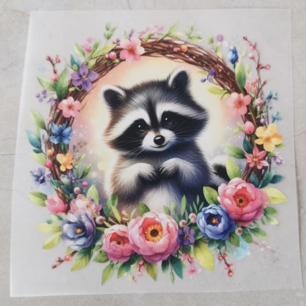 Bügelbild Frühlingskranz Waschbär