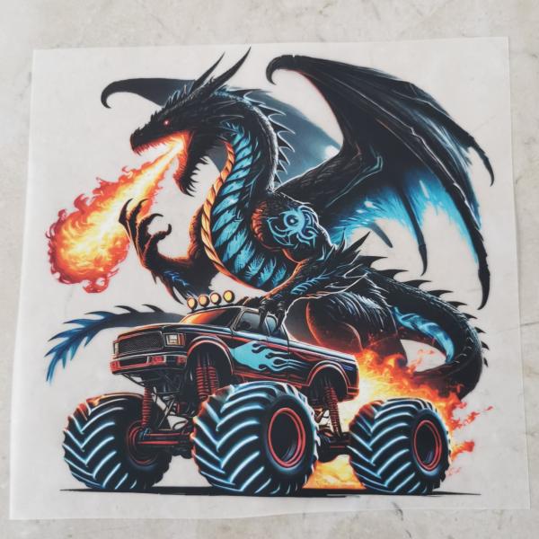 Bügelbild Drache auf roten Monstertruck