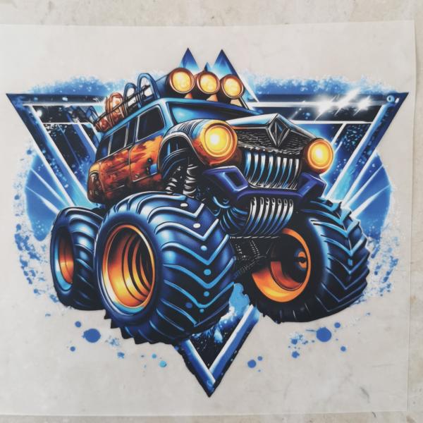 Bügelbild blauer Monstertruck Dreieck