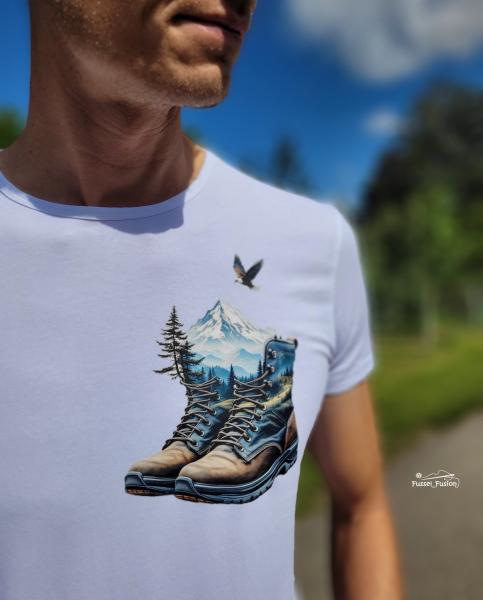 Bügelbild Wanderstiefel Gebirge
